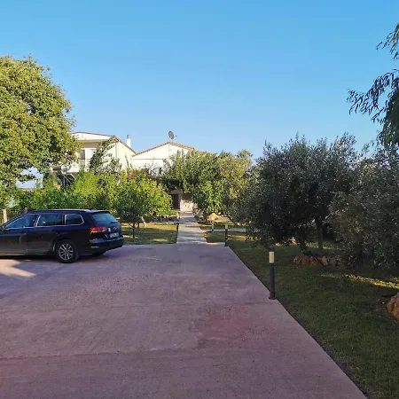 Luxury In Front Of The Sea Near Olympia *