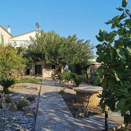 Luxury In Front Of The Sea Near Olympia كاتاكولو