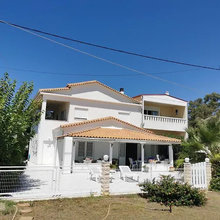 Luxury In Front Of The Sea Near Olympia *