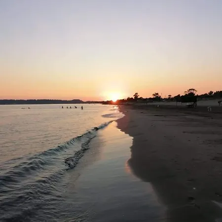 Luxury In Front Of The Sea Near Olympia شقة