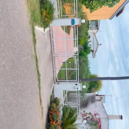 Luxury In Front Of The Sea Near Olympia شقة *